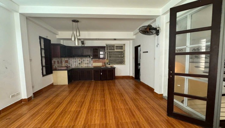 Cho thuê căn hộ CC Goldmark City 136 Hồ Tùng Mậu, Nam Từ Liêm, Hà Nội, Dt 70-2PN-2WC - Giá 17,5 triệu.